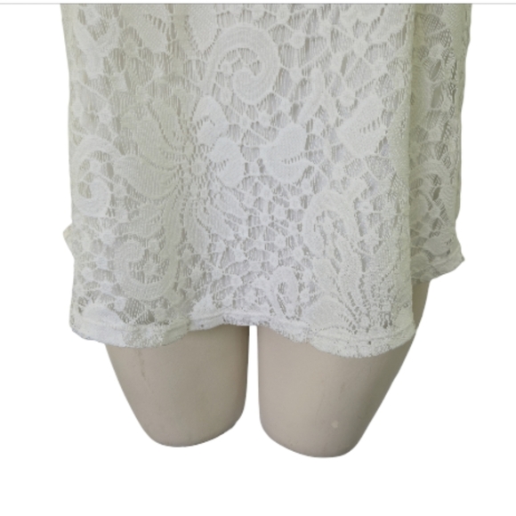 EVE&MADDIE Sleeveless Lined Lace High Collar Top Keyhole Back White Size Medium - Picture 3 of 10